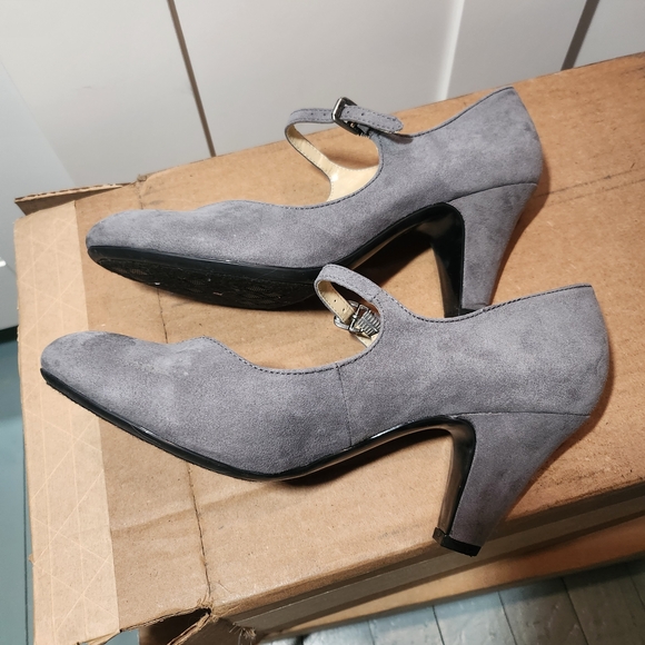 Naturalizer N5 Comfort Believe Heels Gray Suede Heels Chunky Block Heels 7 - Picture 6 of 7